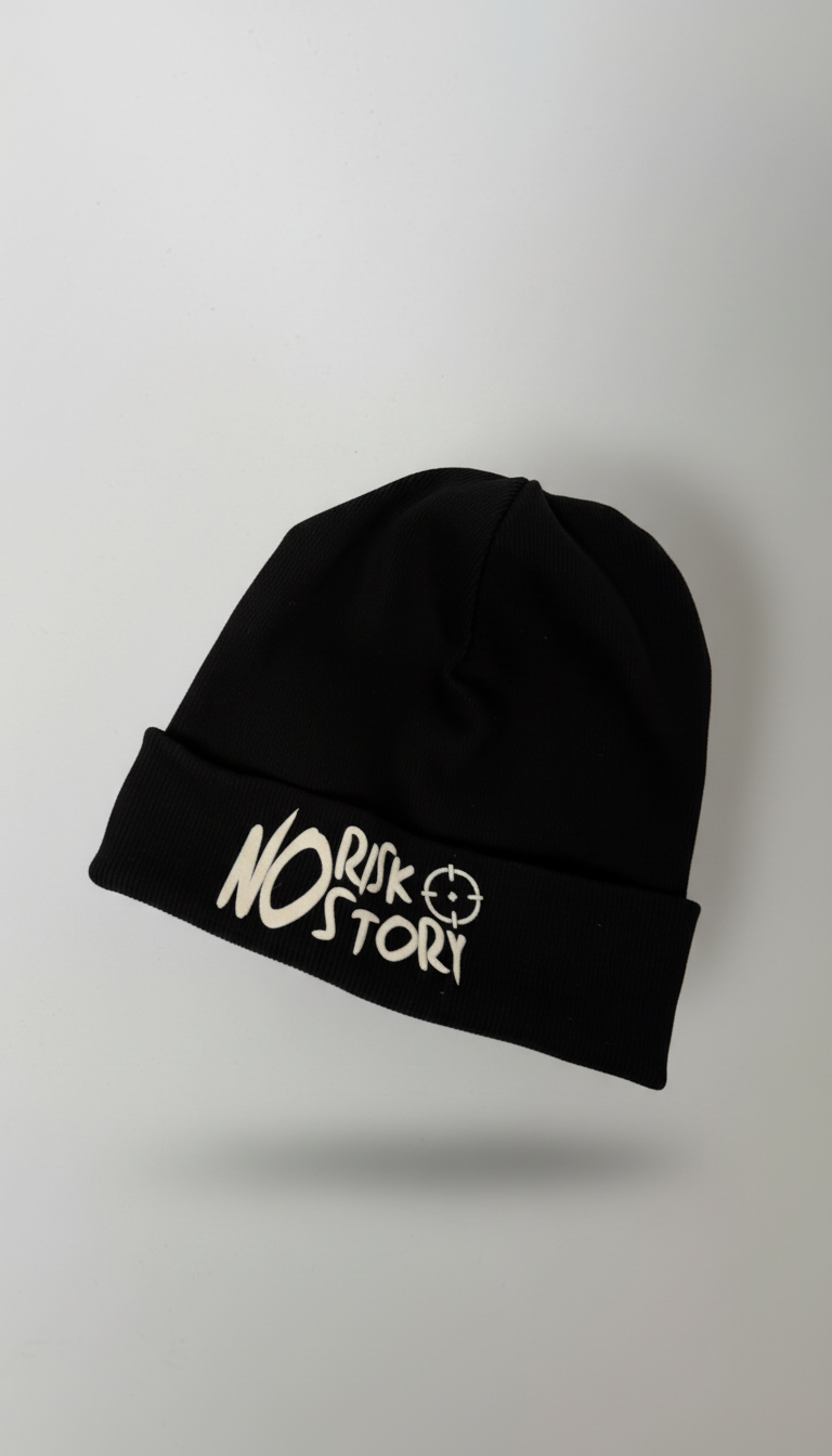 NO RISK NO STORY Kepurė - Juoda floating